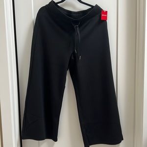 SPANX - Air Essentials wide leg cropped pants L
